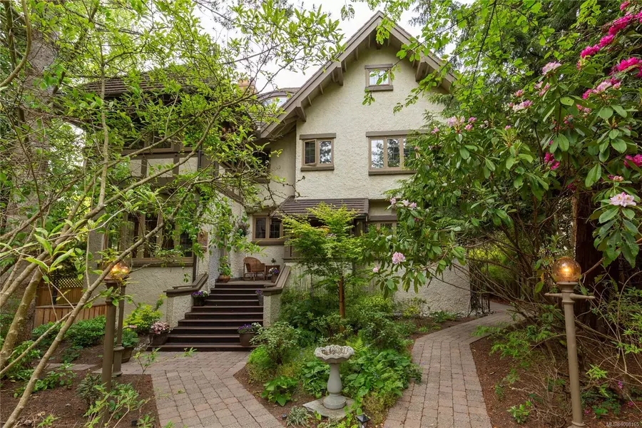1521 Shasta Pl, Victoria, BC V8S 1Y1