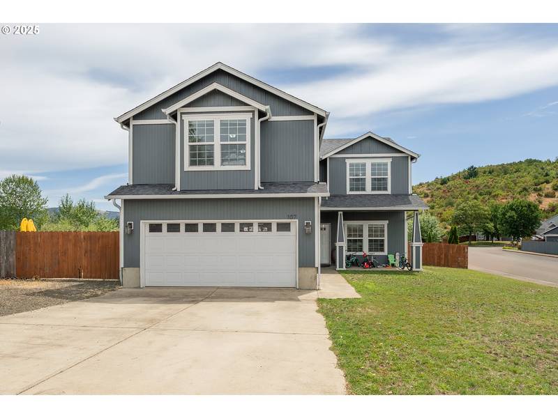 107 ALYSSA CT, Roseburg, OR 97471