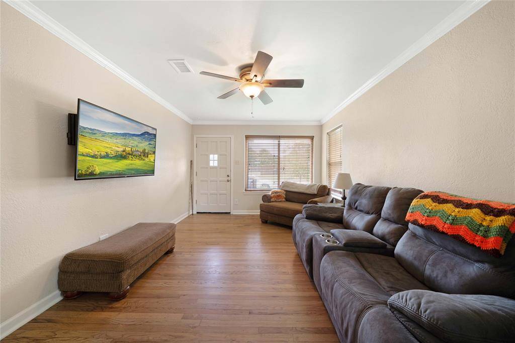 Dallas, TX 75238,10204 Mccree Road