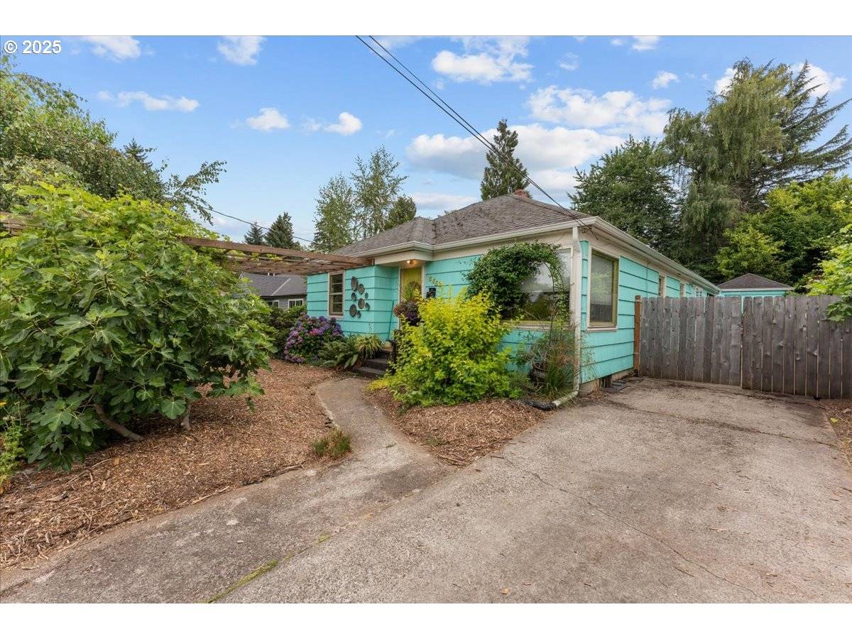 Portland, OR 97218,6652 NE SUMNER ST