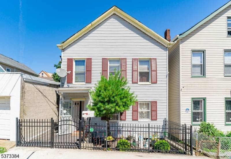 29 Dover St, Paterson City, NJ 07501