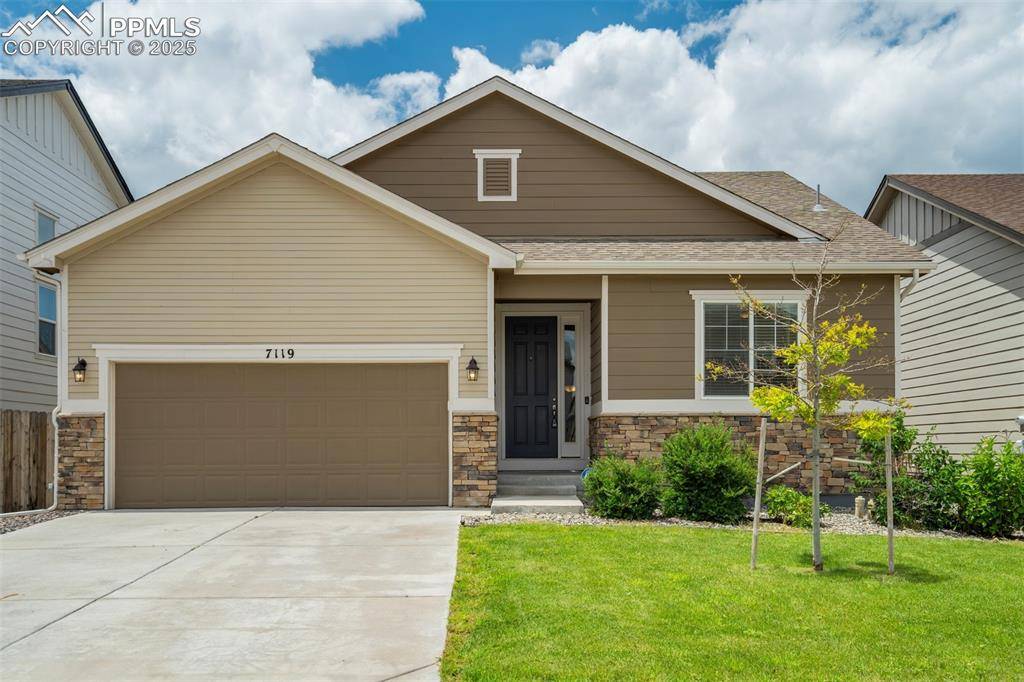 7119 Passing Sky DR, Colorado Springs, CO 80911