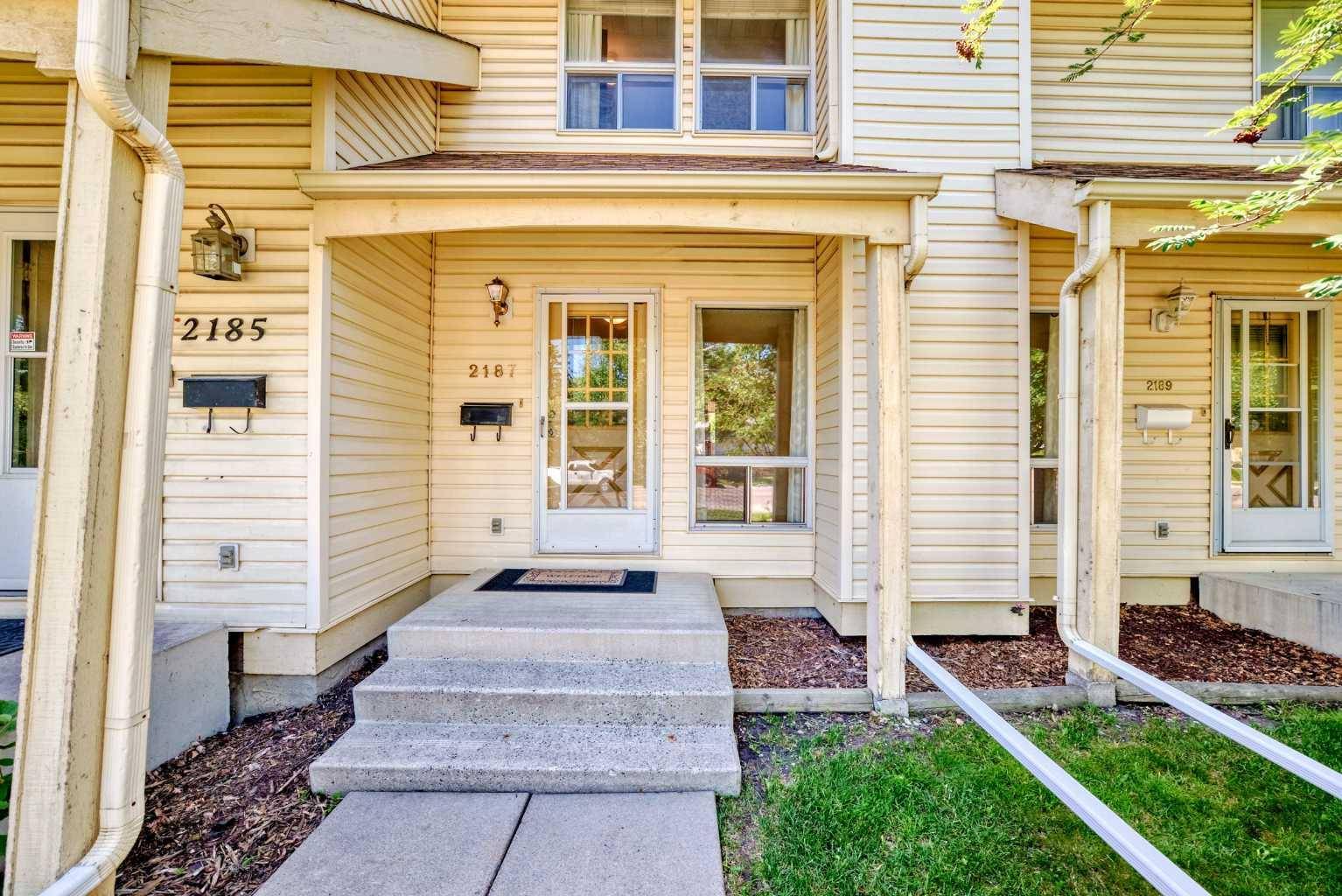 Calgary, AB T2W3N8,2187 Woodview DR SW