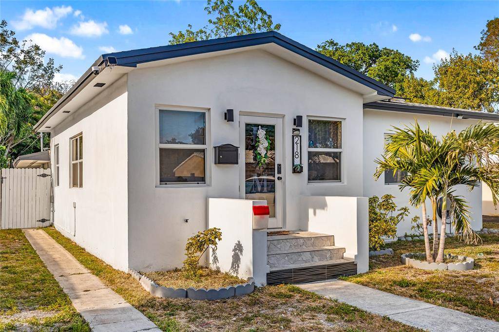 218 SW 7th St, Dania Beach, FL 33004