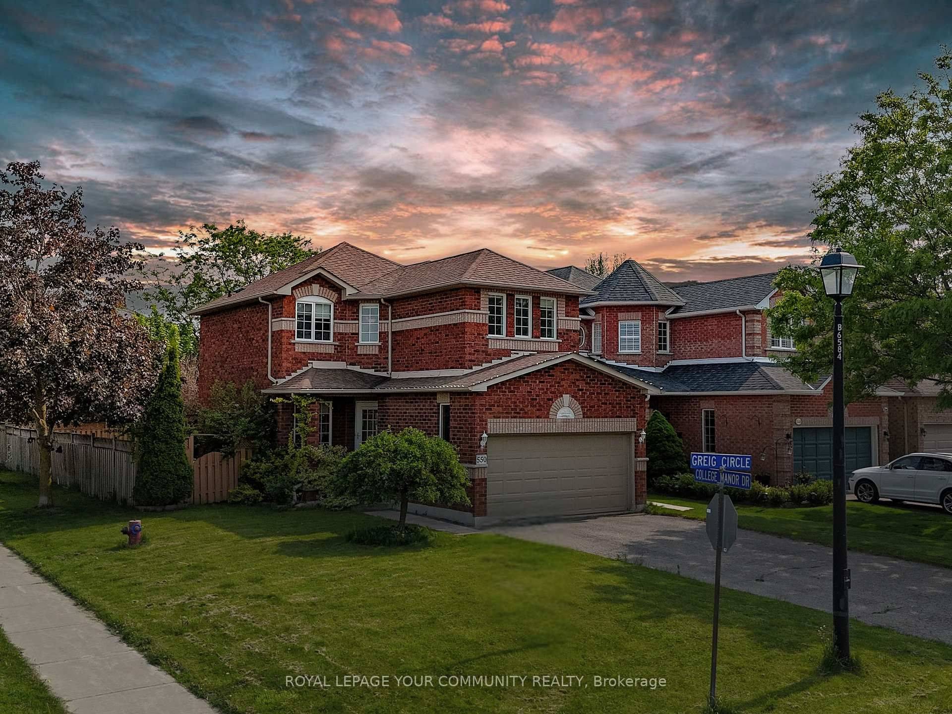 550 Greig CIR, Newmarket, ON L3Y 8S6
