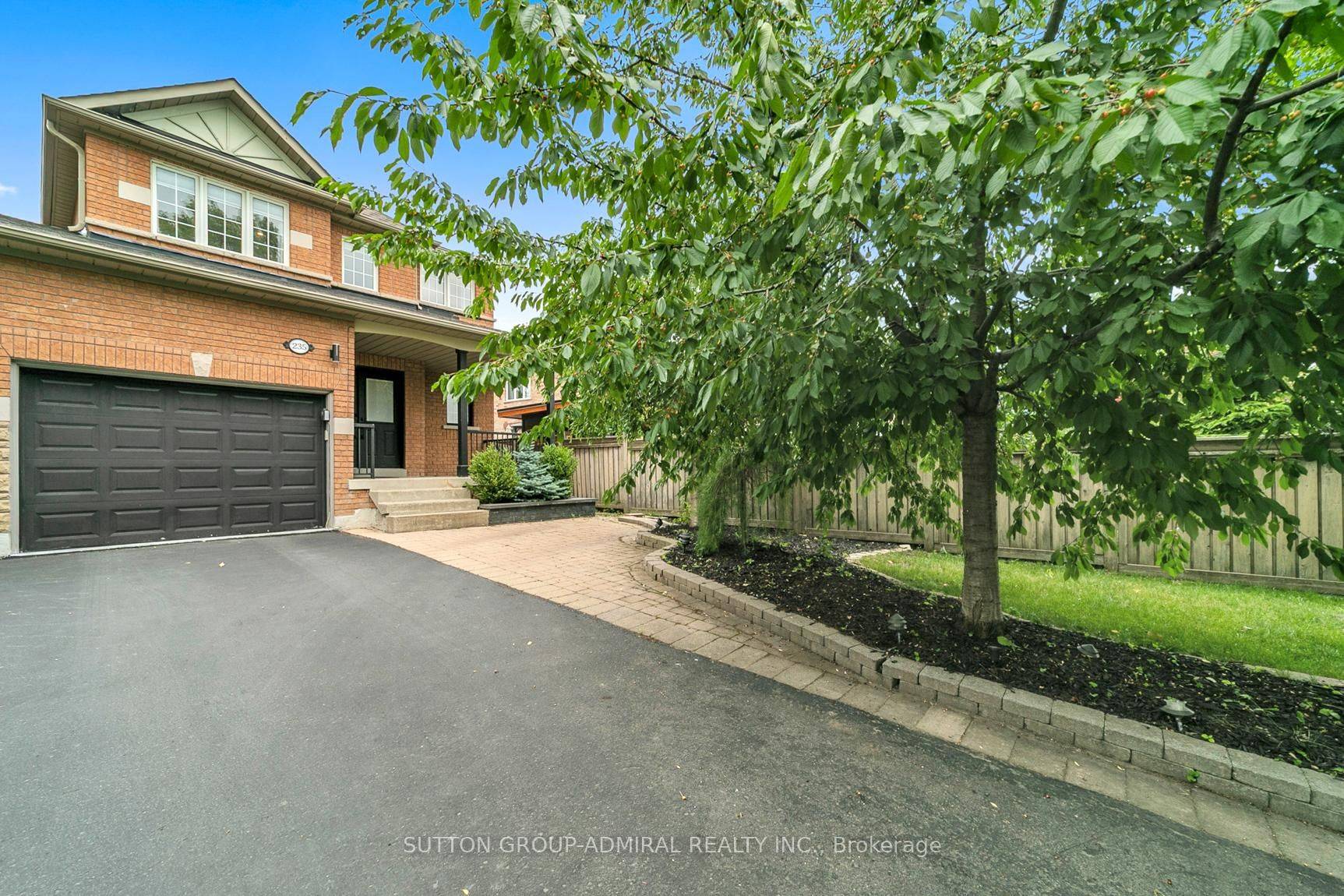 235 Conover AVE, Aurora, ON L4G 7W8