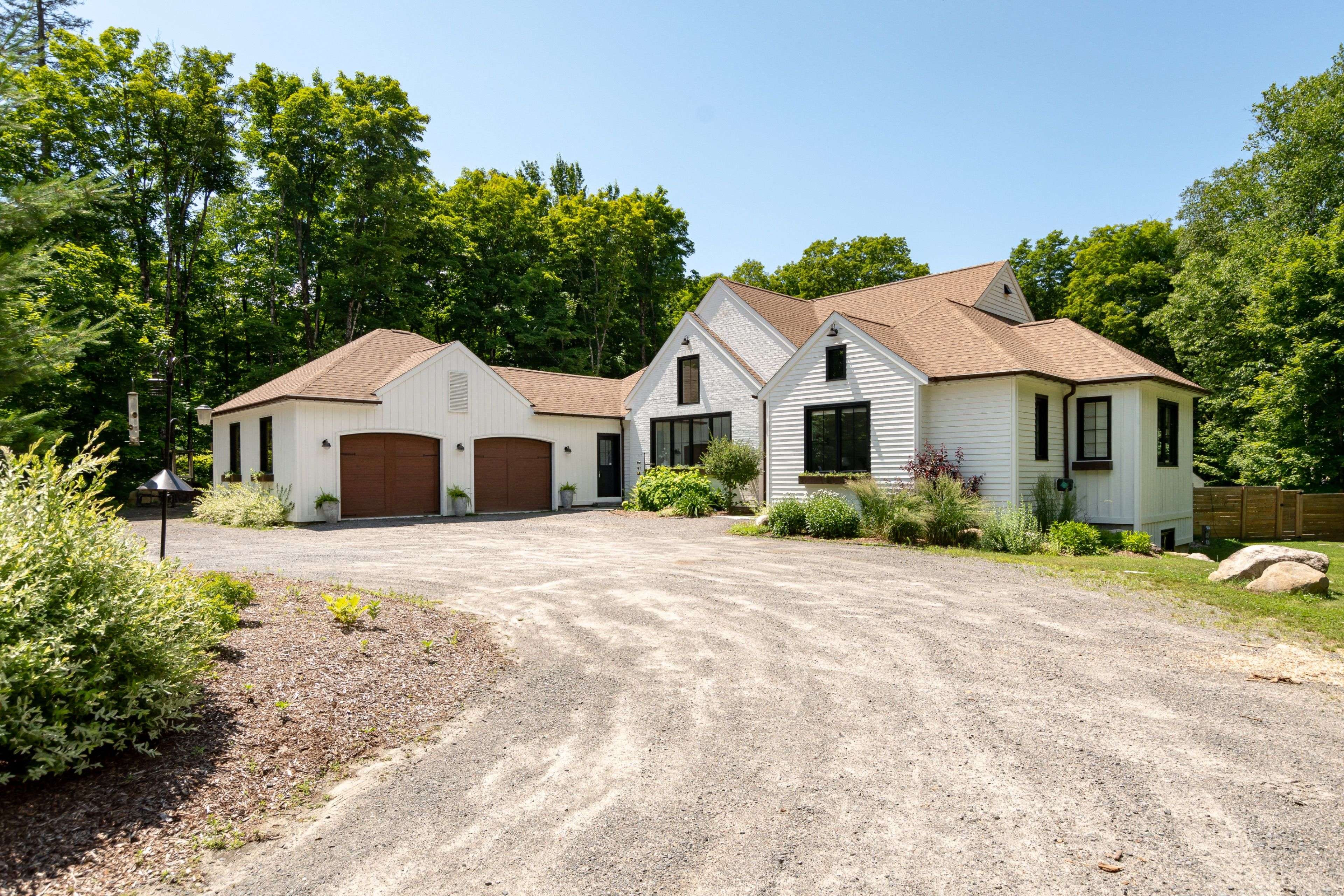 350 Skyhills RD, Huntsville, ON P1H 2N5