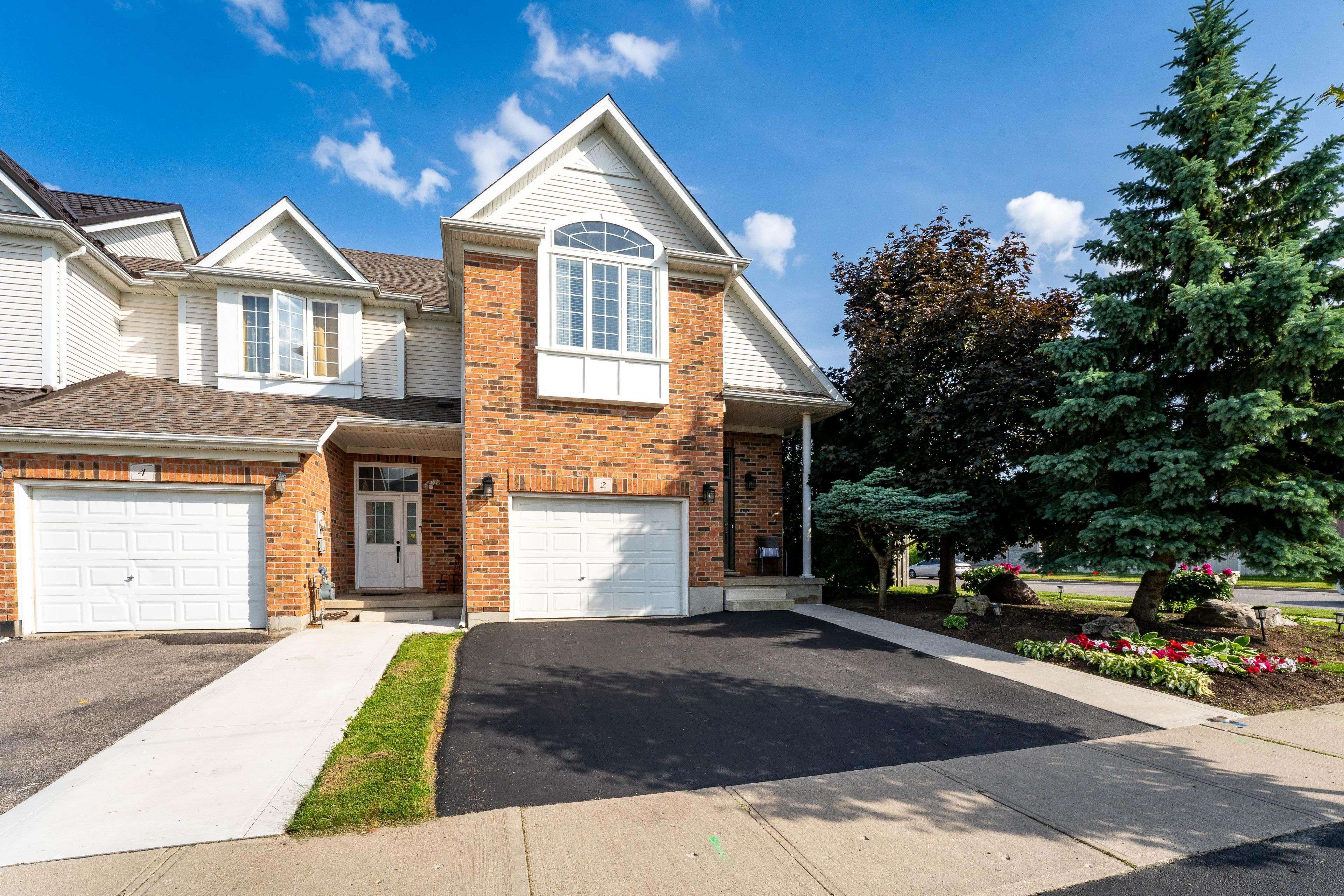 2 Colton CIR, Kitchener, ON N2A 4J8