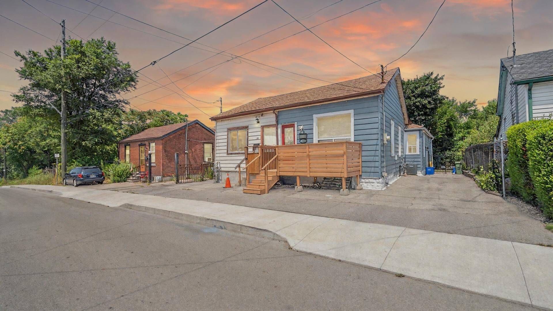 64 Sheaffe ST, Hamilton, ON L8R 2E9