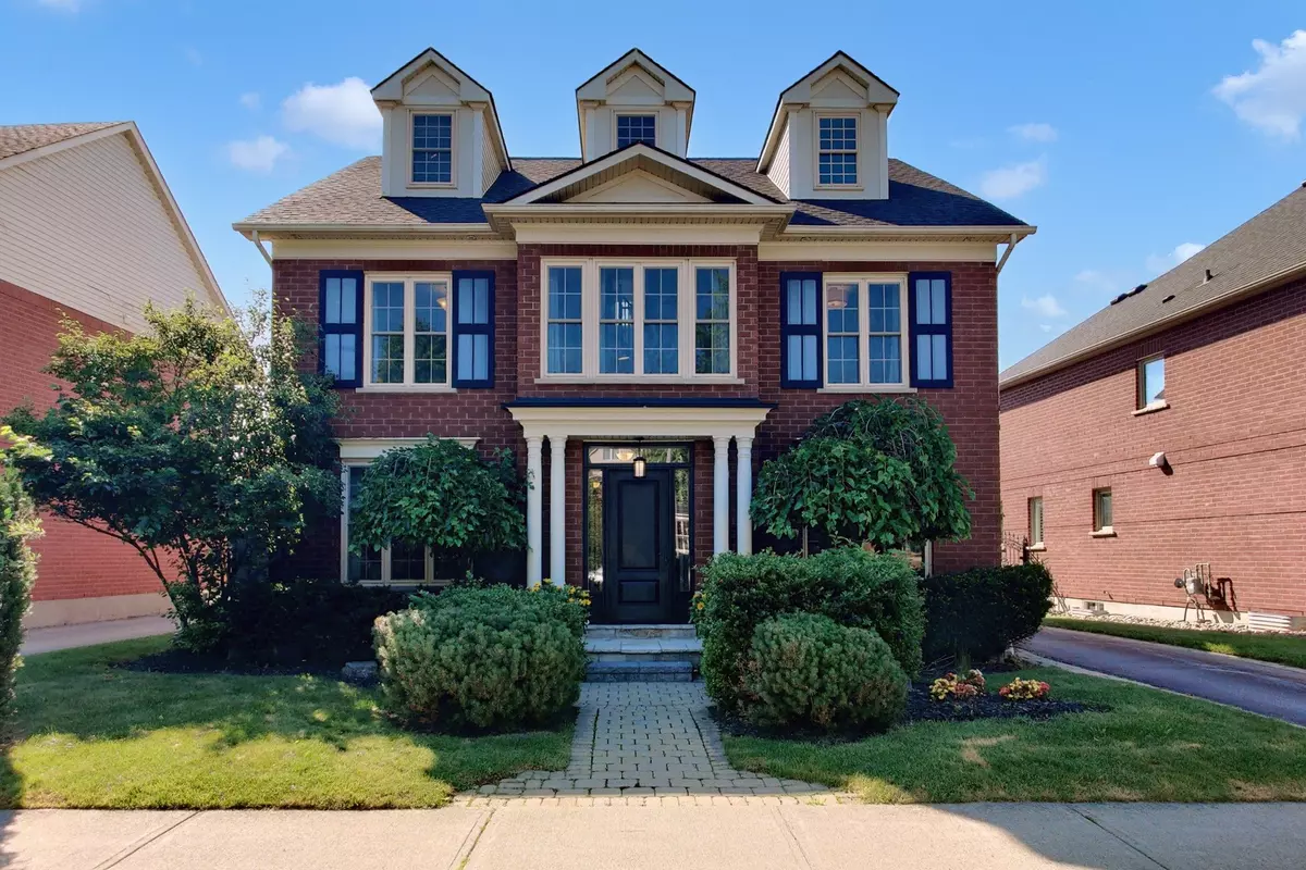 Oakville, ON L6H 6L5,240 Lexington RD
