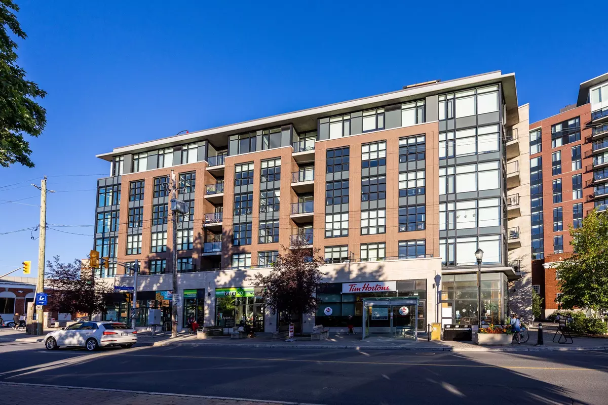 West Centre Town, ON K1Y 4G9,10 Rosemount AVE #608