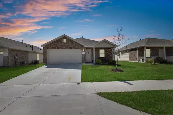 14329 Saddlebred Way, Fort Worth, TX 76052