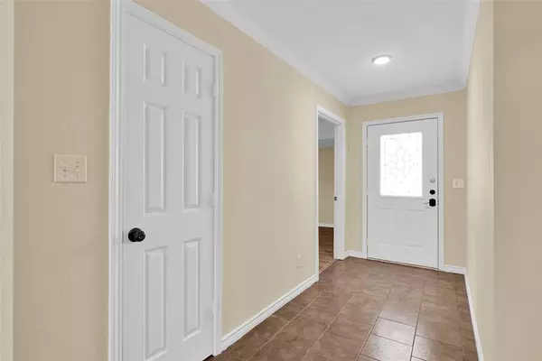 Howe, TX 75459,312 W Young Street