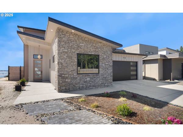 1940 PACIFIC VIEW LN, Coos Bay, OR 97420