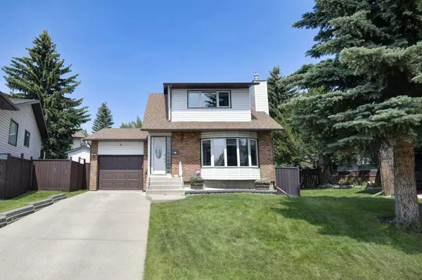 36 Wood Oak PL SW, Calgary, AB T2W 3R2