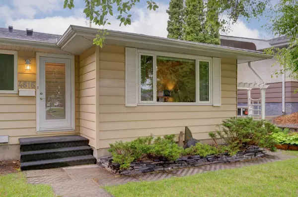 Calgary, AB T3A 0P4,4816 Verona DR Northwest