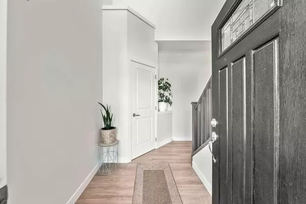 Cochrane, AB T4C 0P6,87 Ridge View Close