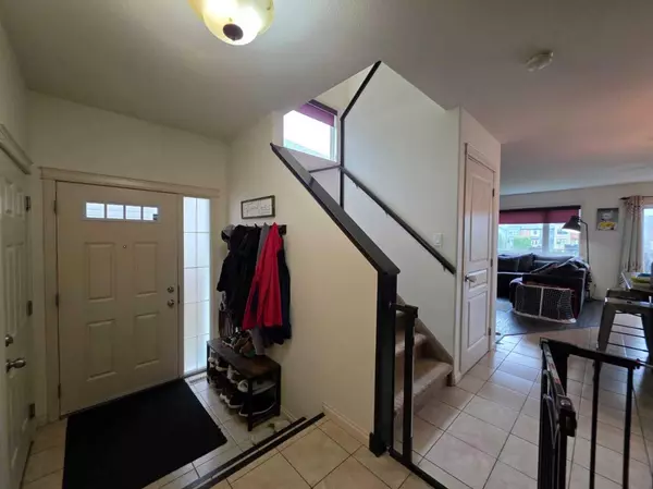Lethbridge, AB T1J 4B9,761 Silkstone Close W