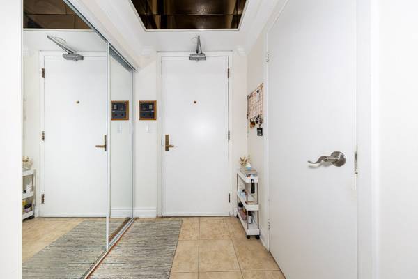 Toronto C07, ON M2M 4G6,3 Duplex AVE #106