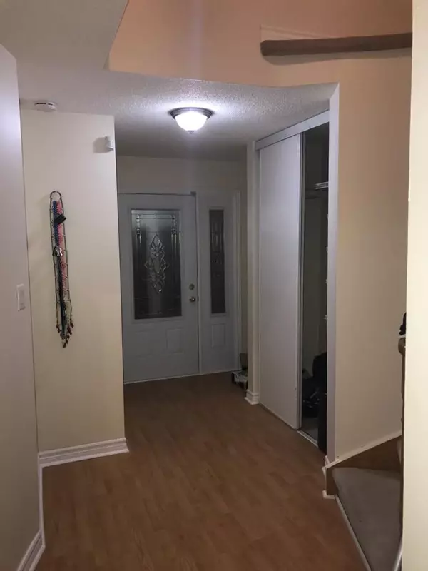 Toronto E07, ON M1V 3L2,72 Brimstone CRES #Main