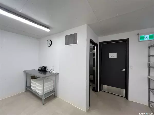 Saskatoon, SK S7L 6A3,401 Pakwa PLACE #8