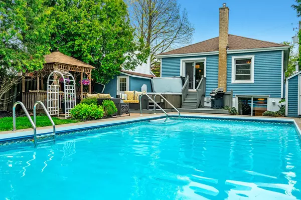 548 Regina DR, Burlington, ON L7S 1L6