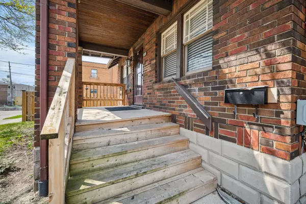 London East, ON N5Y 3R7,610 Wallace ST