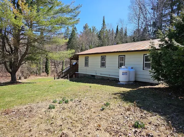 Addington Highlands, ON K0H 1L0,119 Addington rd 7 RD