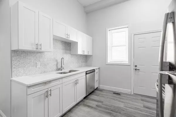 St. Thomas, ON N5P 1B4,284 Talbot ST #288
