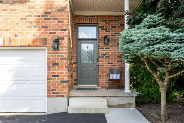 Kitchener, ON N2A 4J8,2 Colton CIR