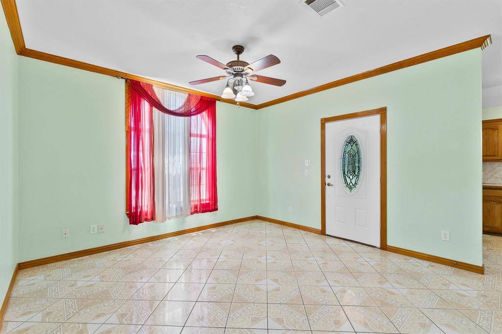 Ennis, TX 75119,908 E Belknap Street