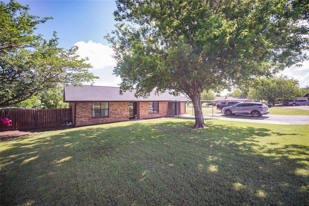 Jacksboro, TX 76458,304 Moore Street