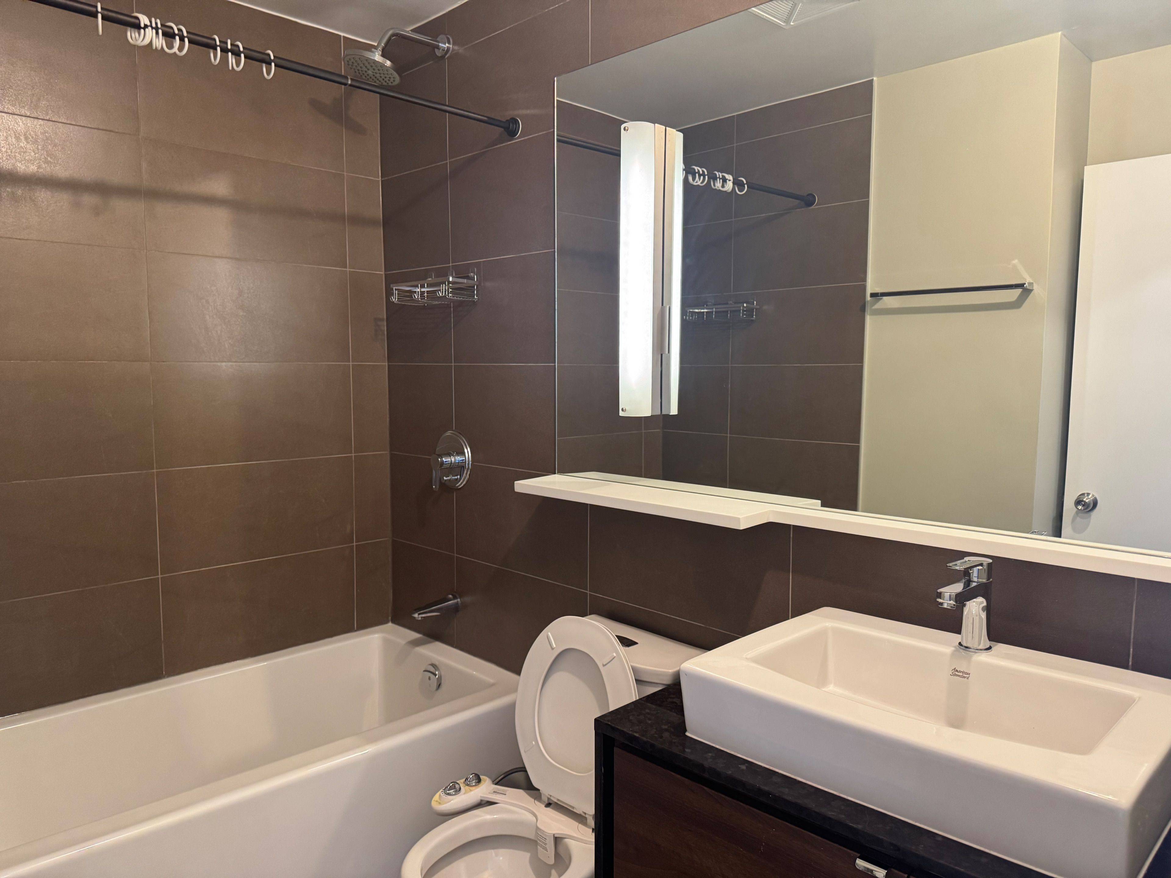 Toronto C15, ON M2K 2X9,121 Mcmahon DR #3010