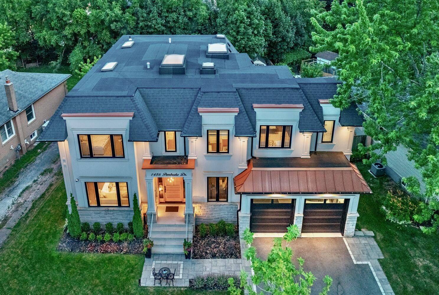 1486 Pembroke DR, Oakville, ON L6H 1V8