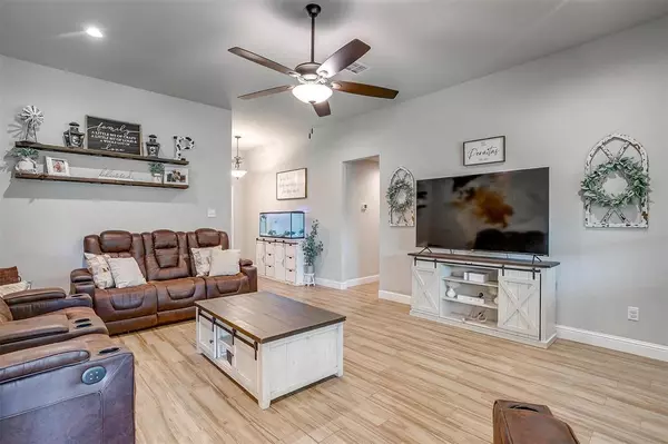 Weatherford, TX 76086,123 Clover Circle