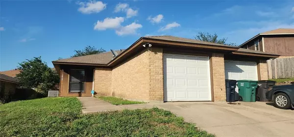 6721 Loma Vista Drive #6721 6723, Fort Worth, TX 76133