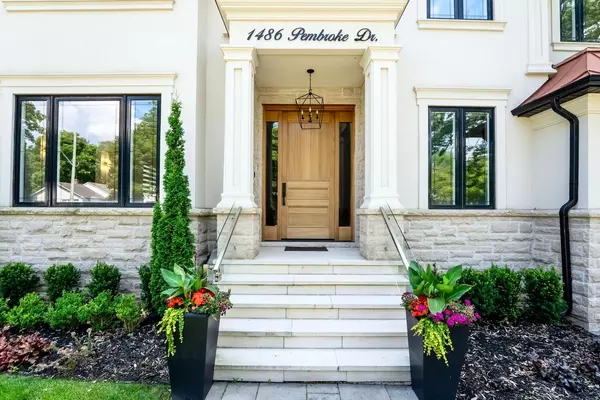 Oakville, ON L6H 1V8,1486 Pembroke DR