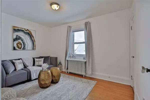 Toronto W04, ON M6E 2R2,144 Bowie AVE #3