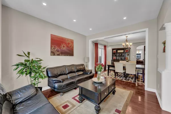 Brampton, ON L6P 2T7,8 Eaglelanding DR