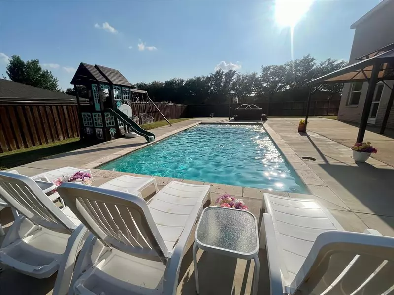 1300 Marble Cove Lane, Denton, TX 76210