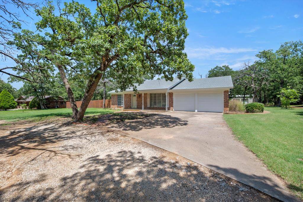 209 Circle Drive, Alvarado, TX 76009