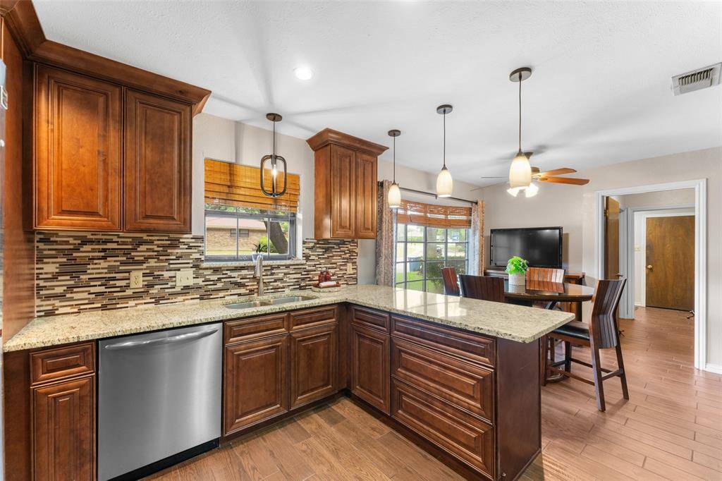 Desoto, TX 75115,649 The Meadows Parkway