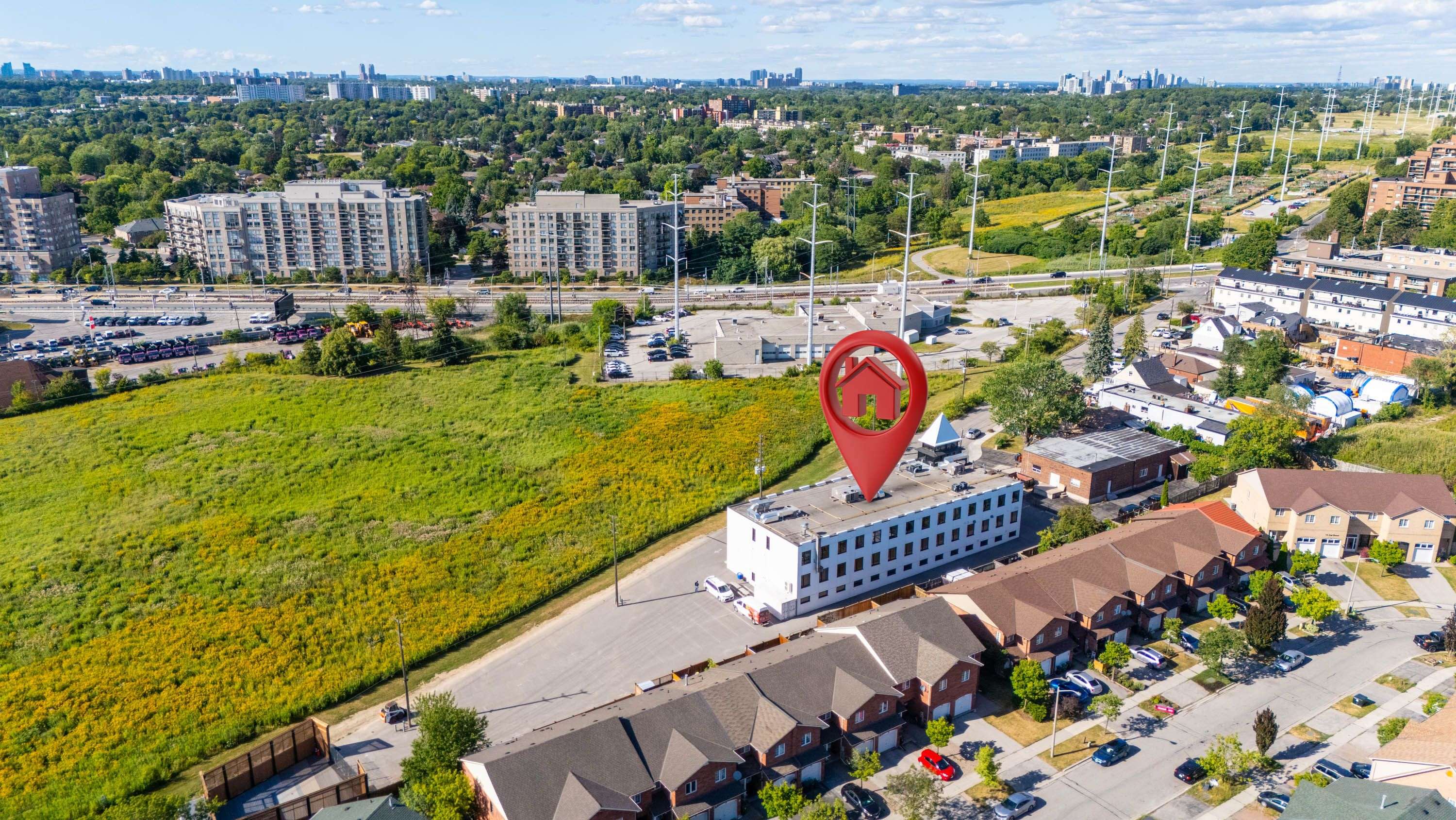 95 Jonesville CRES #Lower, Toronto C13, ON M4A 1H2