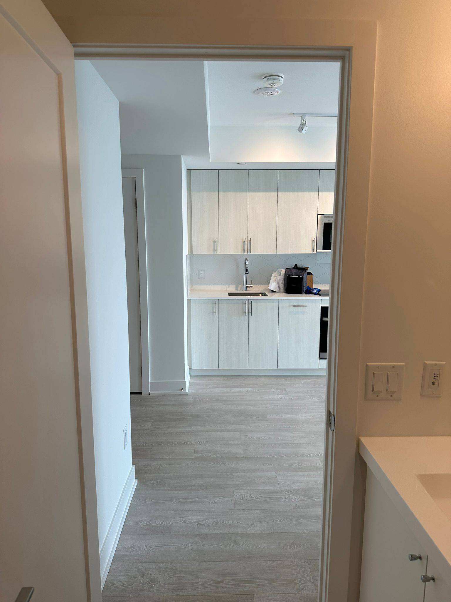 Oshawa, ON L1H 4G1,2545 Simcoe ST N #2411