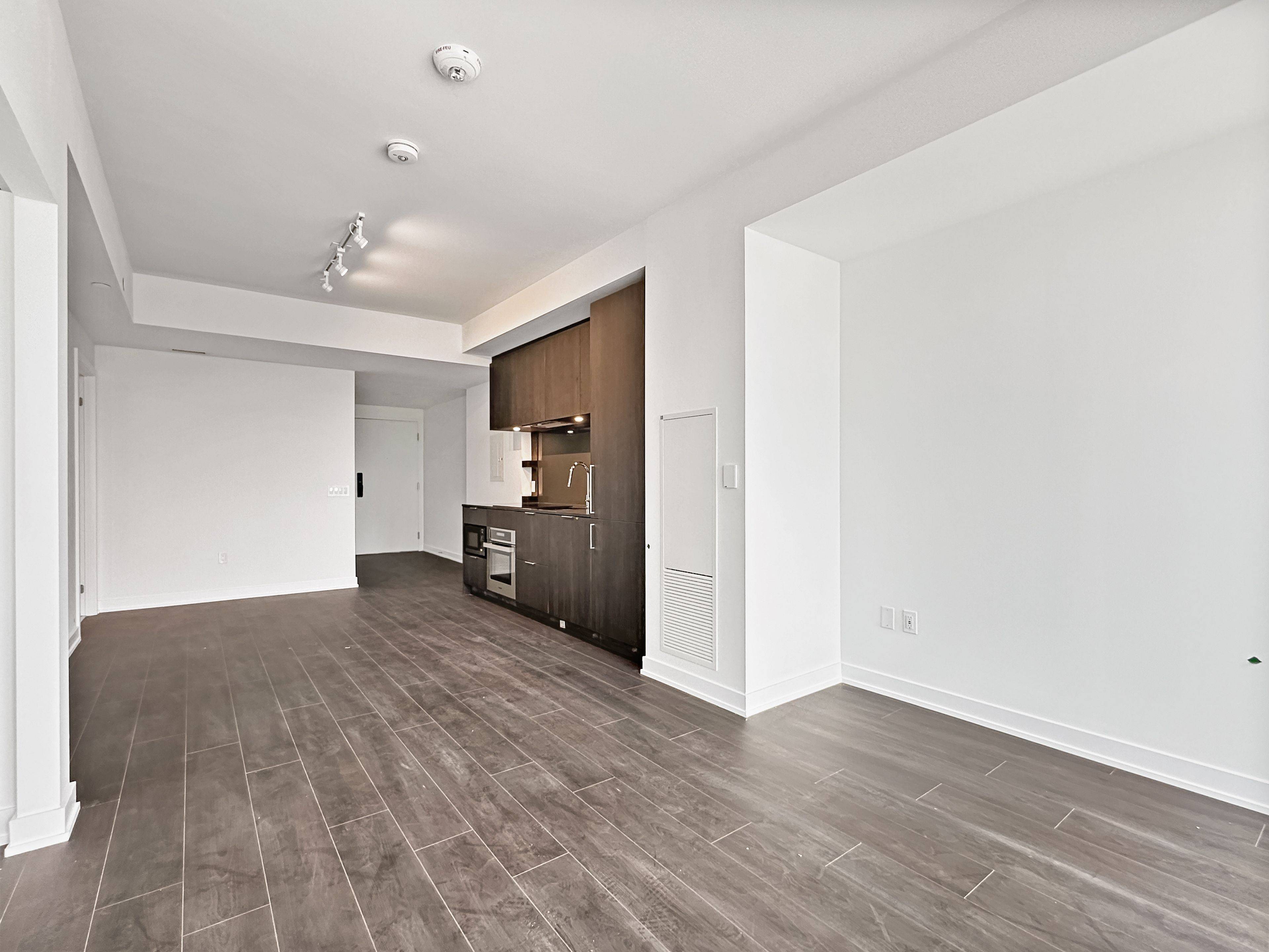 Mississauga, ON L5G 0E1,28 Ann ST #1319