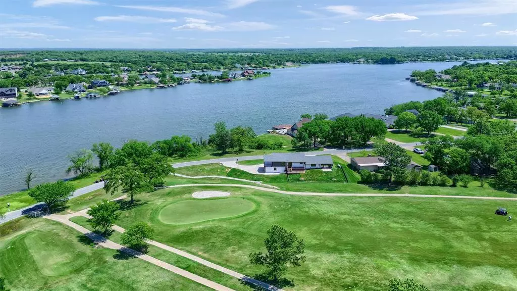 Lake Kiowa, TX 76240,1124 Kiowa Drive W