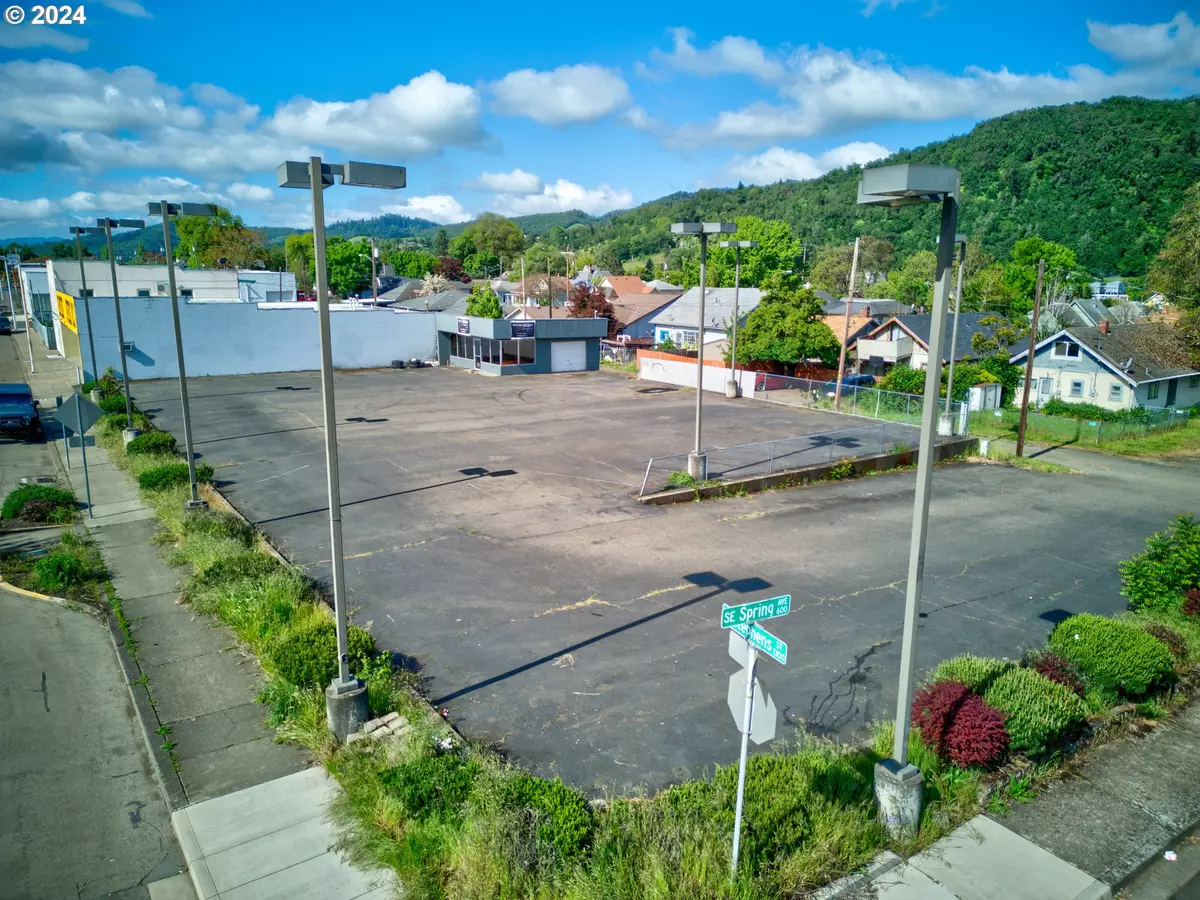 Roseburg, OR 97470,1328 SE STEPHENS ST