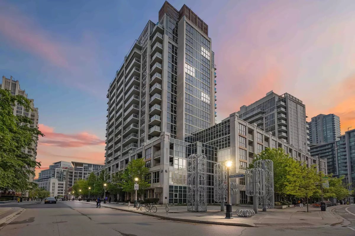 Toronto C01, ON M5V 0B1,38 Grand Magazine ST #PH 41