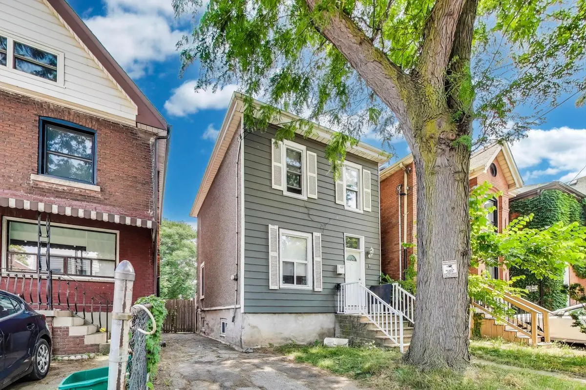 Hamilton, ON L8L 5Y3,8 Madison AVE