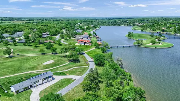 Lake Kiowa, TX 76240,1124 Kiowa Drive W